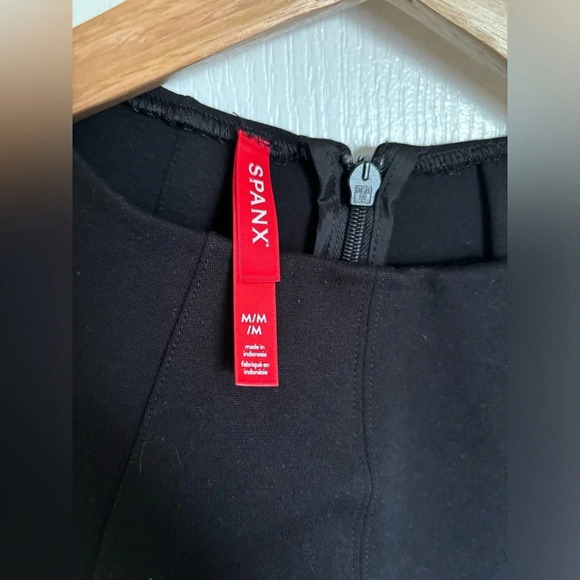 SPANX Perfect  Crew Neck Top - Picture 8 of 9